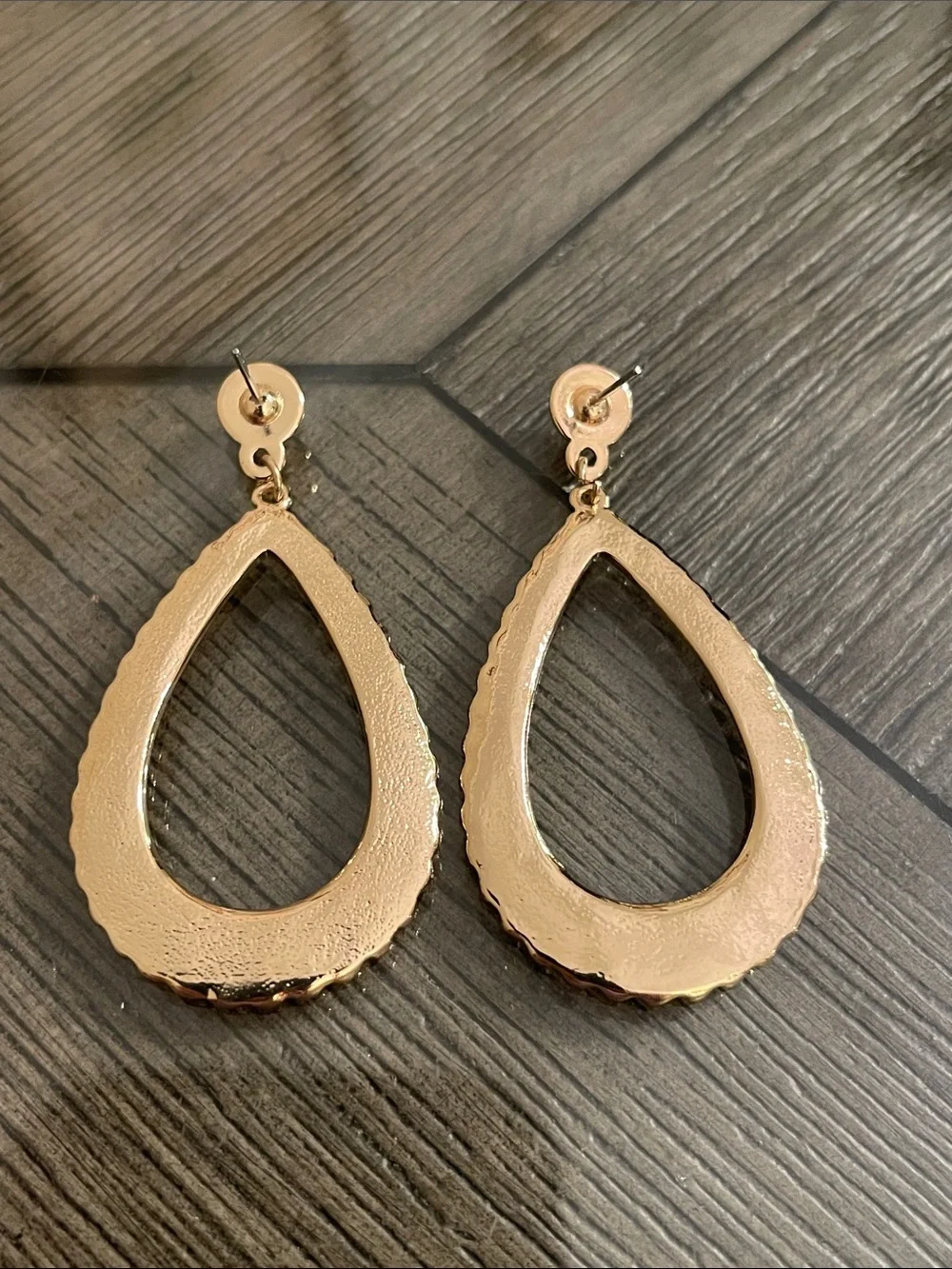 Vintage Style Gold-tone Open Teardrop Dangle Earrings with Beaded Edge